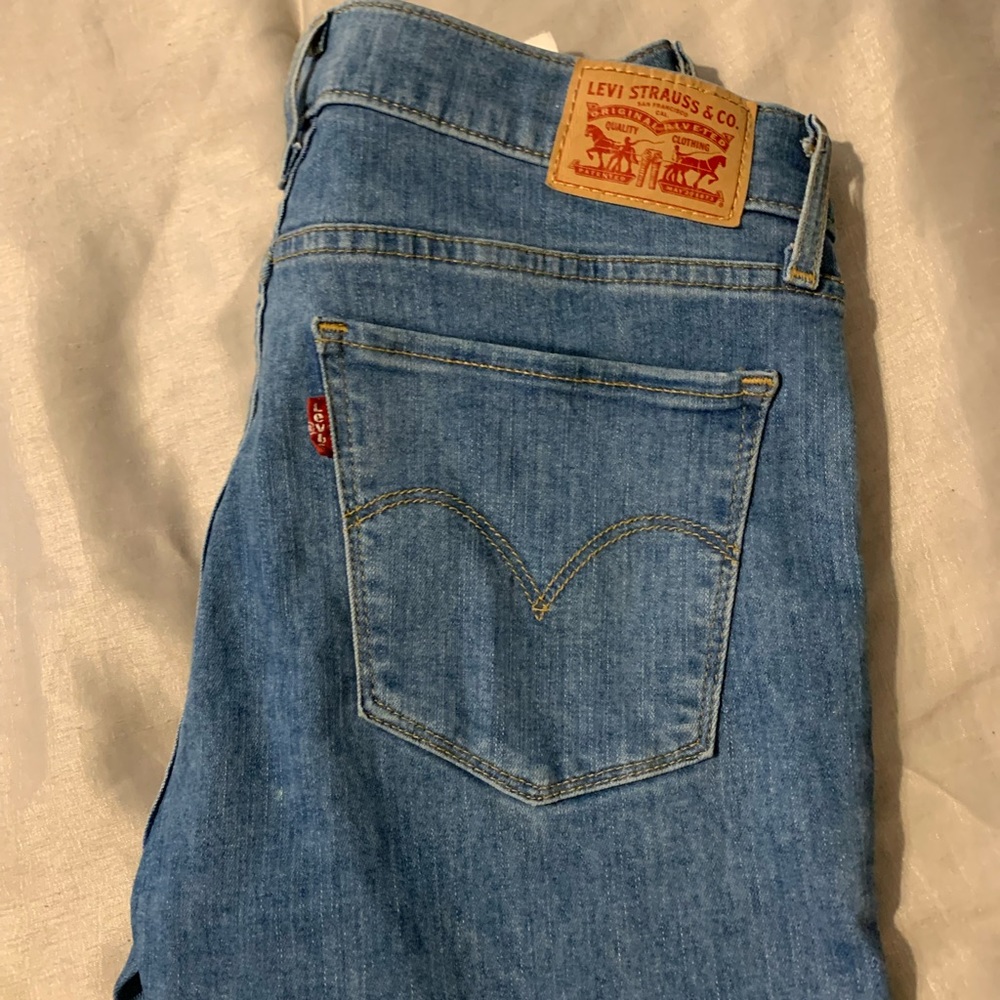 710 Levi’s Women